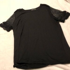Mesh sleeve t shirt